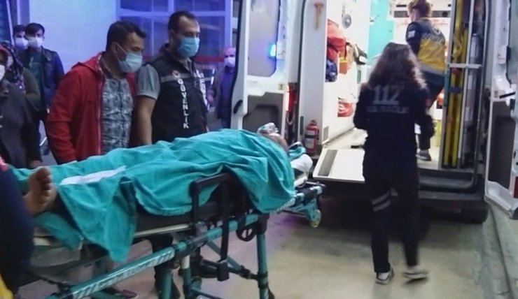 Kozan’da aracı taranan sürücü ağır yaralandı