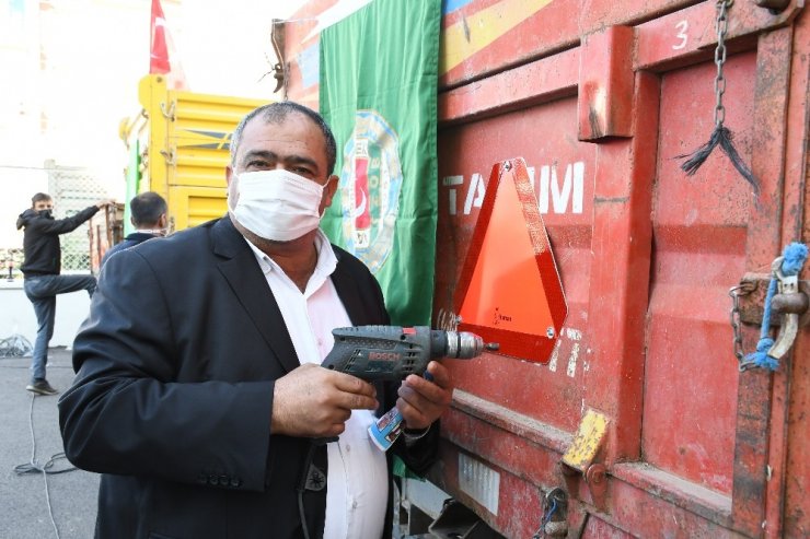 Ziraat odası ve jandarma römorklara reflektör taktı