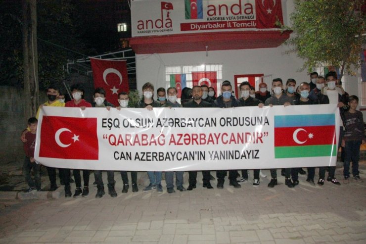 Azerbaycan’ın Ermenistan zaferi Diyarbakır’da kutlandı