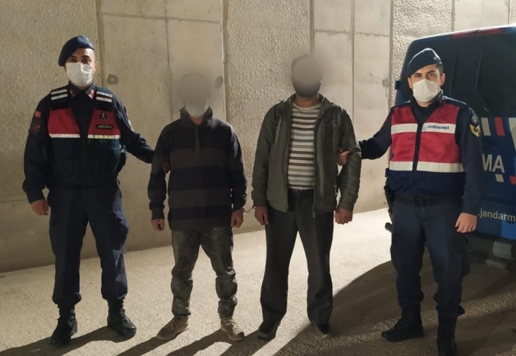 Çaldıkları demirleri hurdacıya satan 3 kişi yakalandı
