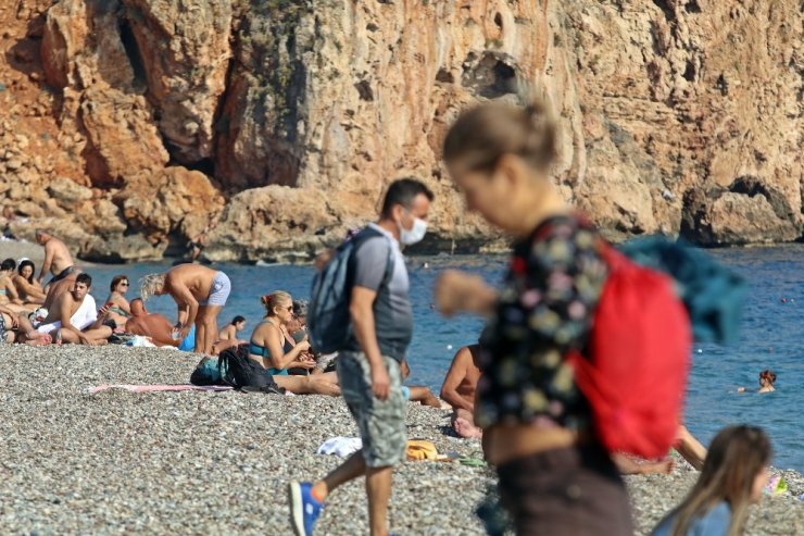 Yoğunluk azaldı, sosyal mesafe sağlandı