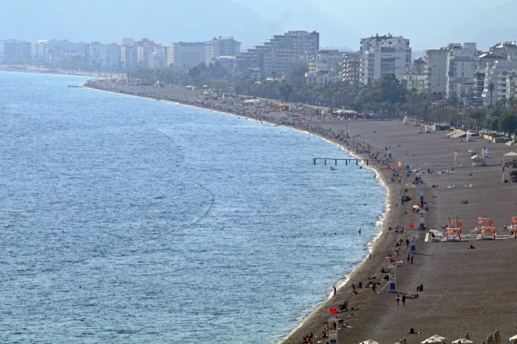 Yoğunluk azaldı, sosyal mesafe sağlandı