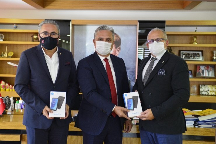 İmece Tablet Kampanyasına destek sürüyor