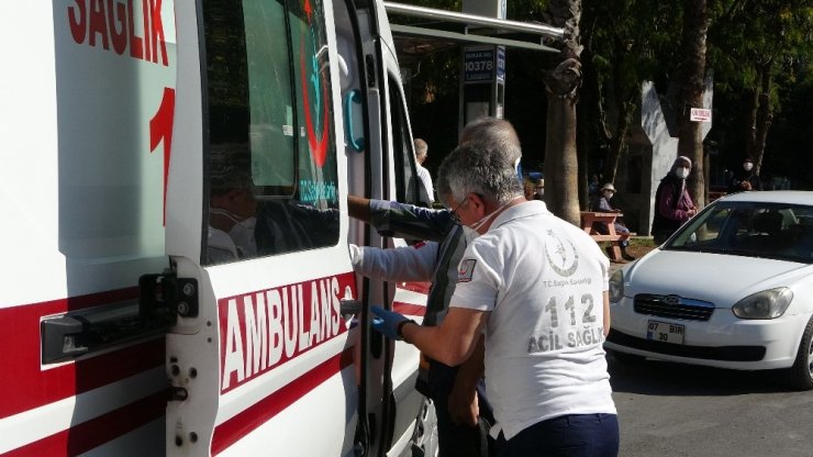 Direksiyon başında rahatsızlanan sürücü kaza yaptı