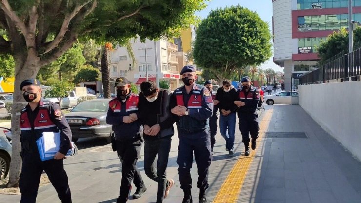 Çaldıkları inşaat malzemelerini hurdacıya satan şüpheliler yakalandı