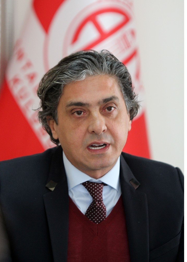 Antalyaspor, Ersun Yanal ile 3.5 yıllığına anlaştı