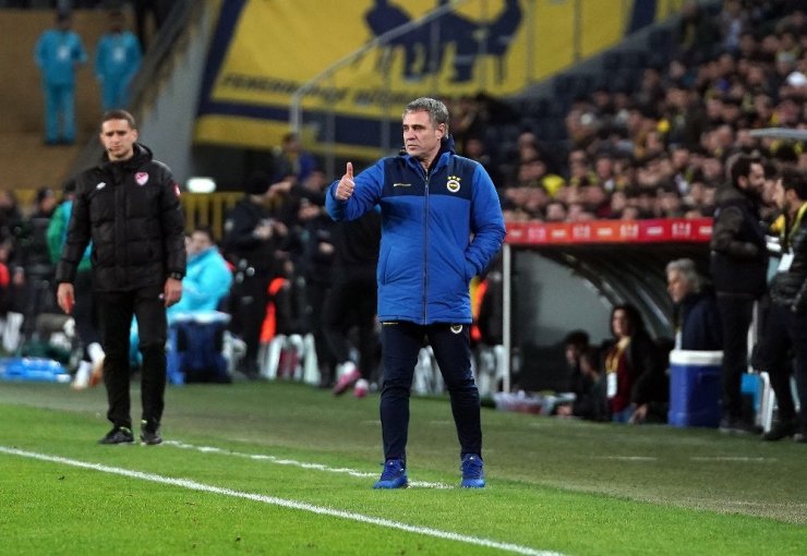 Antalyaspor, Ersun Yanal ile 3.5 yıllığına anlaştı