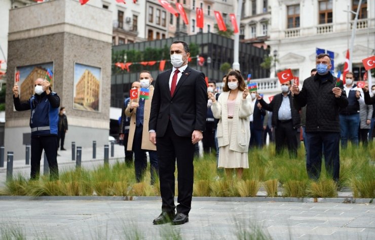 Azerbaycan’ın Karabağ zaferi Beyoğlu’nda büyük coşkuyla kutlandı