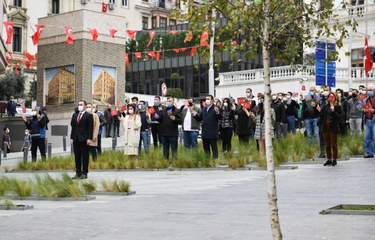 Azerbaycan’ın Karabağ zaferi Beyoğlu’nda büyük coşkuyla kutlandı