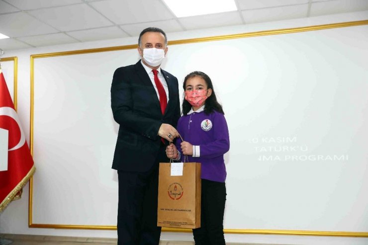 Bağcılarlı öğrenciler Mustafa Kemal Atatürk’ü şiir ve mektupla andı