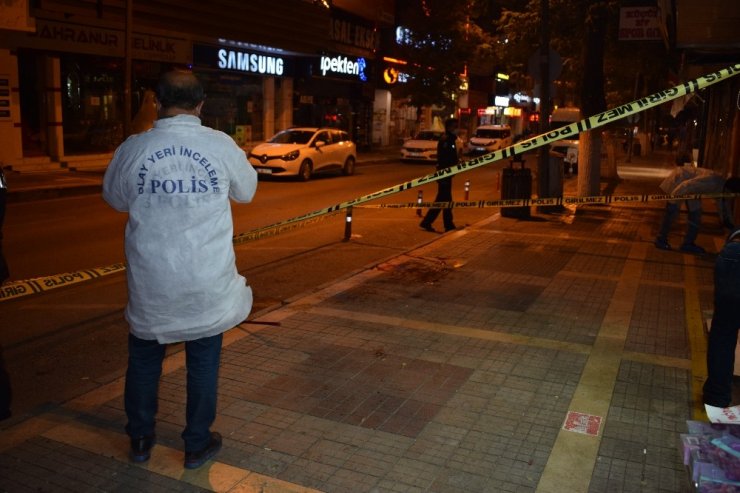 Bıçaklı kavgada 2 kardeş yaralandı