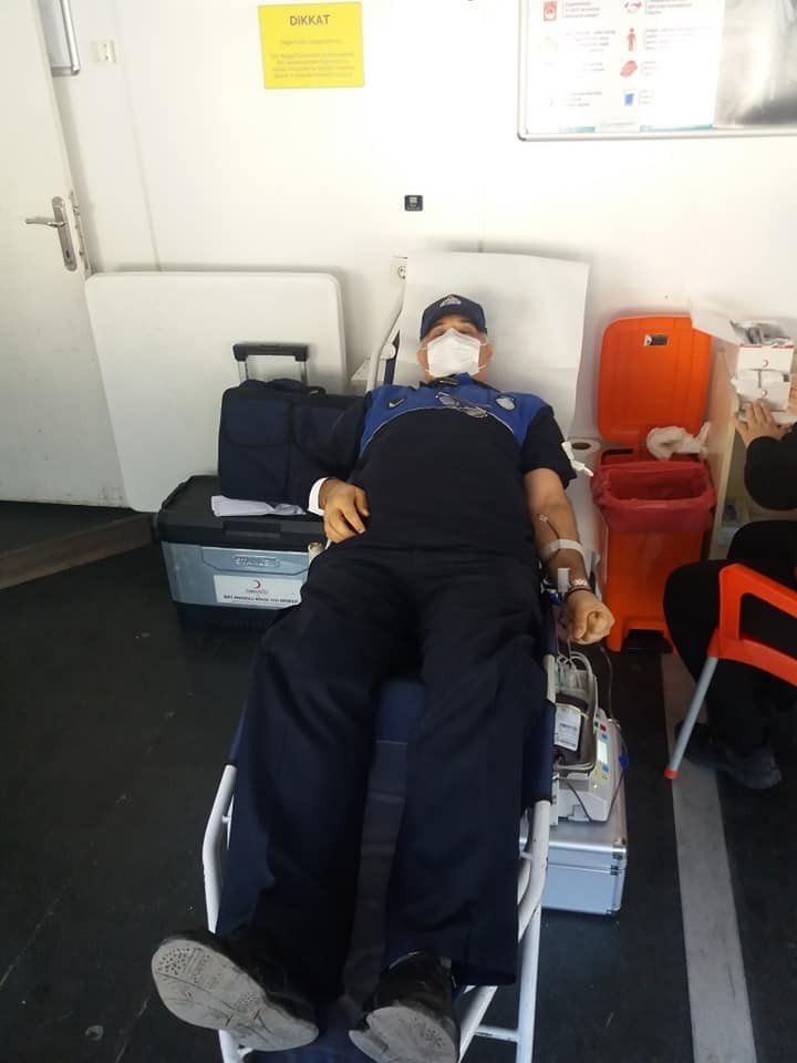 Zabıta memurlarından kan bağışına destek