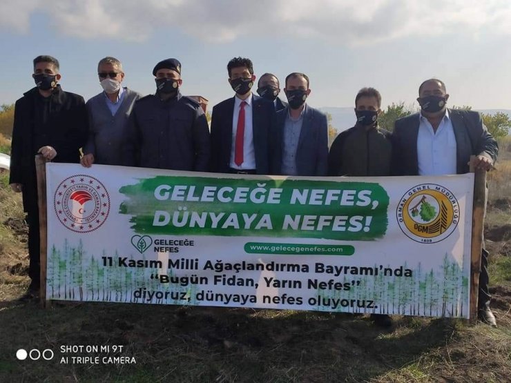 Şuhut’ta 500 fidan toprakla buluştu