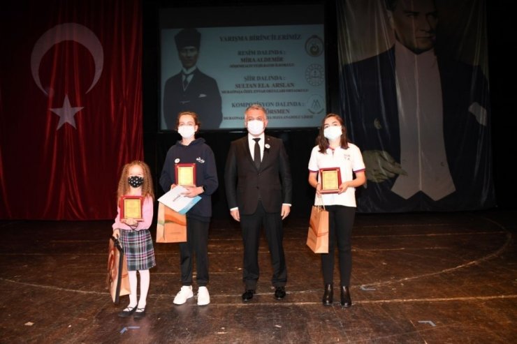 10 Kasım resim, şiir, kompozisyon yarışmasında dereceye girenlere ödülleri verildi
