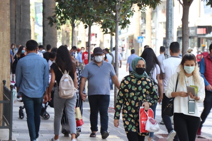 Denizli’de salgın tedbirleri ve toplum sağlığını hiçe sayanlarla mücadele sürüyor