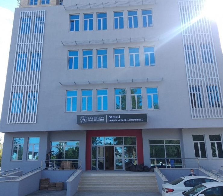 Gençlik ve Spor İl Müdürlüğü yeni binasına taşındı