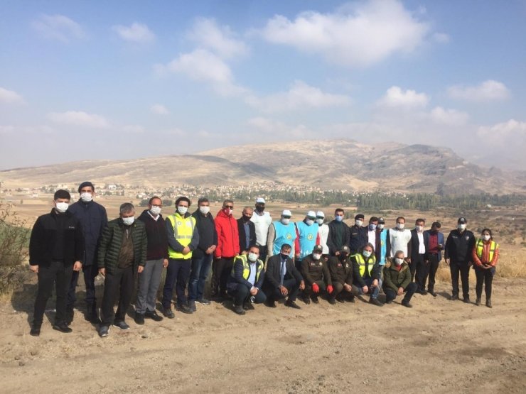 Develi’de 2 bin fidan toprakla buluştu