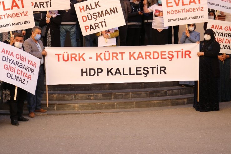HDP yöneticilerinin ’Seçilmiş delegelerimizin isimleri var’ dediği defterde farklı kategorilerde aranan teröristler çıktı