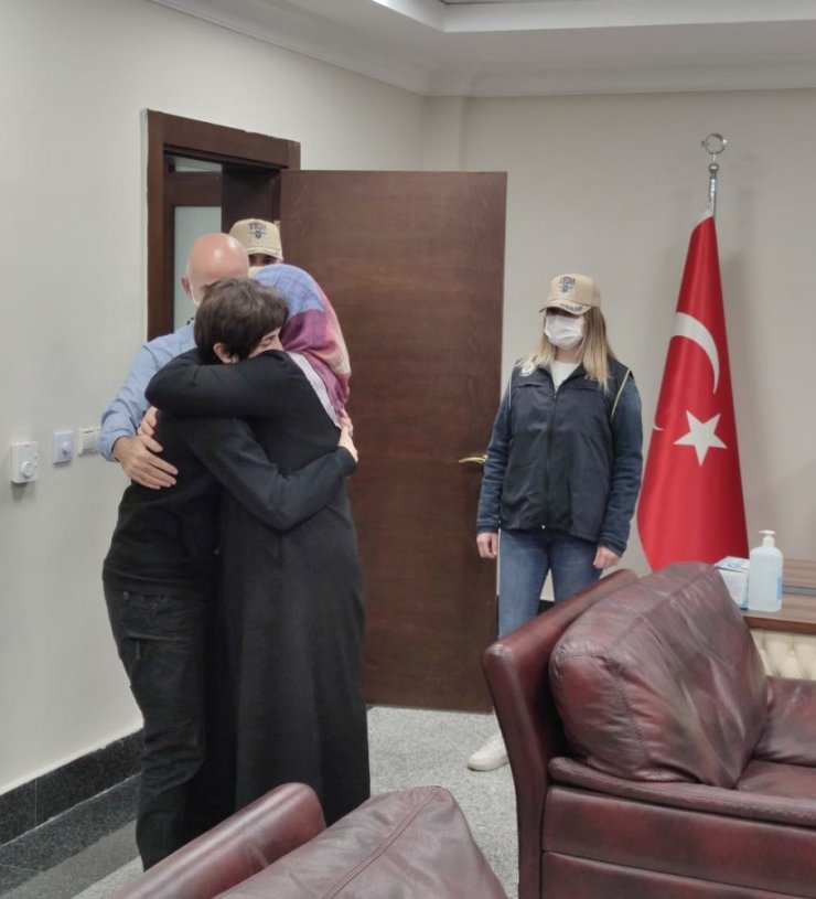 Evlat nöbetindeki bir aile daha çocuğuna kavuştu