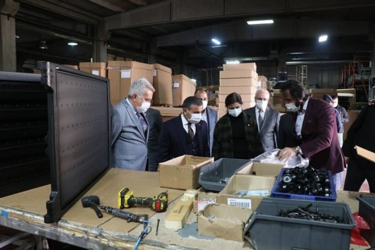 Vali Atay fabrika ziyaretlerine devam ediyor