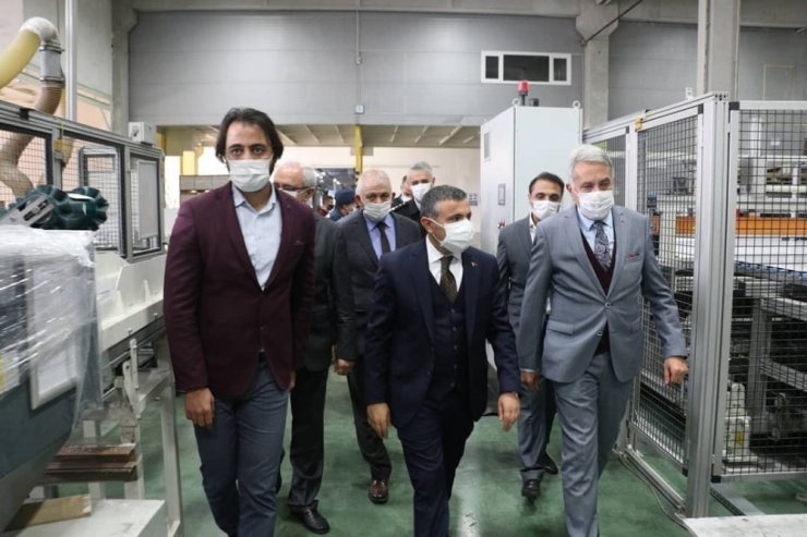 Vali Atay fabrika ziyaretlerine devam ediyor