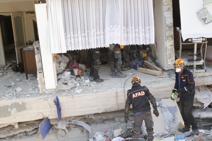 AFAD Afyonkarahisar ekibi İzmir’den döndü