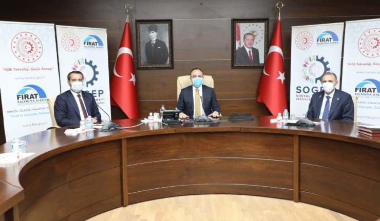 Elazığ’da iki projenin sözleşmesi imzalandı