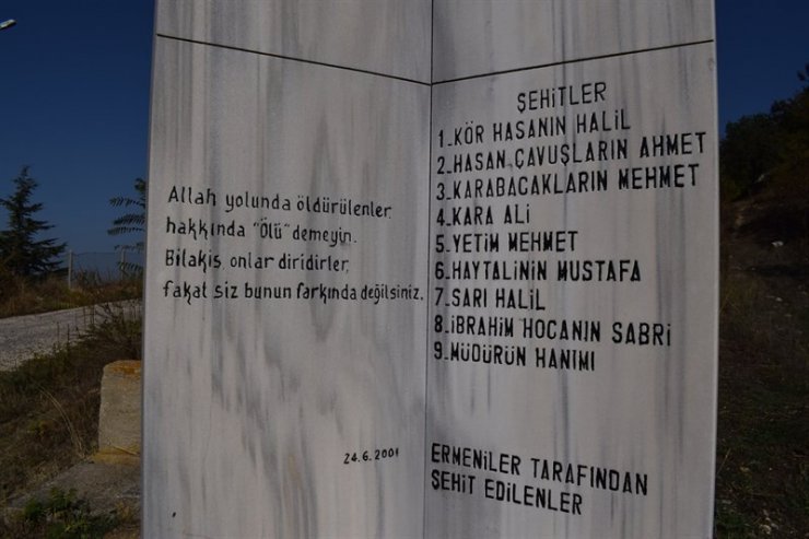 Ermeniler tarafından katledilenler anısına yapılan Şehitler Anıtına ziyaret