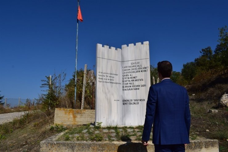 Ermeniler tarafından katledilenler anısına yapılan Şehitler Anıtına ziyaret