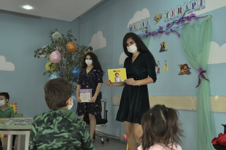 Masal terapisi ile çocukların iç dünyasına ulaşılıyor