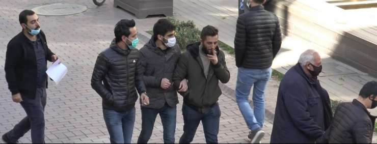 Eskişehir’de sokakta sigara içme yasağı ilk gününde delindi