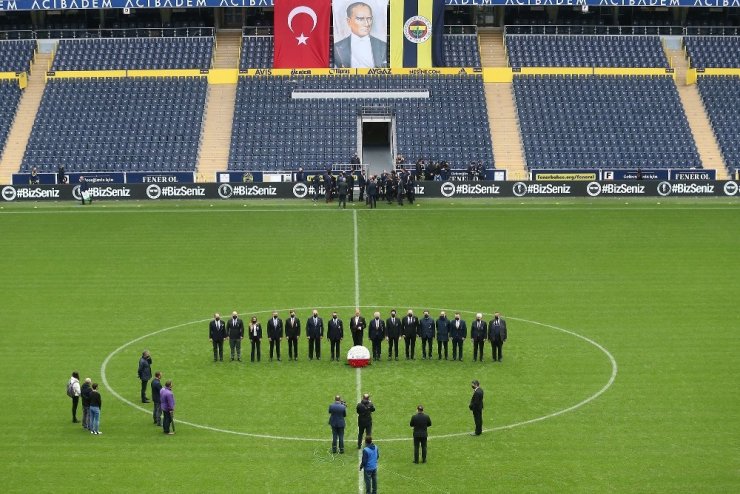 Fenerbahçe, Atatürk için anma töreni düzenledi