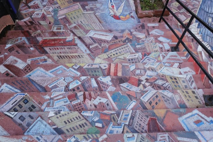 Beyoğlu’nda merdivenler sanata dönüştü