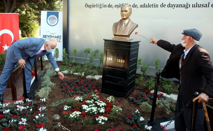 Ölümünün 82. yılında Kazanlı’da Atatürk büstü açıldı