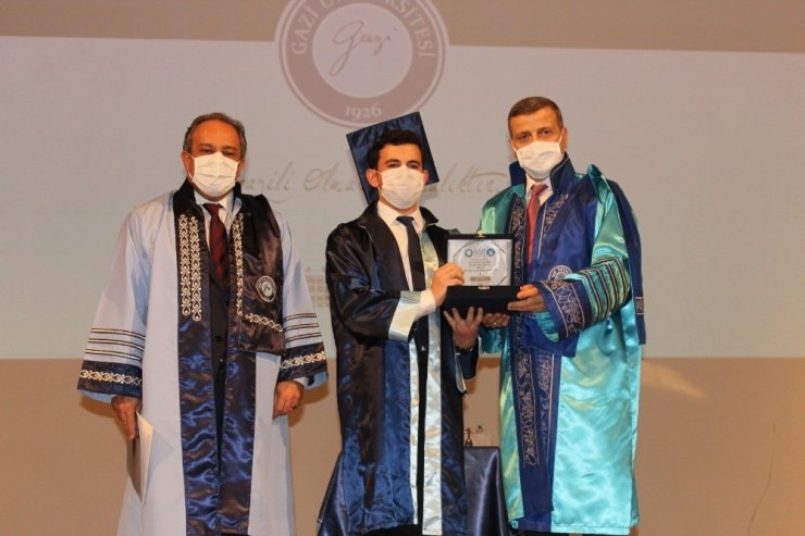 Gazi Üniversitesi Tıp Fakültesi’nde online mezuniyet heyecanı