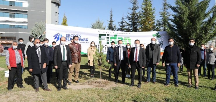 Erciyes Teknopark’da “Geleceğe Nefes” Fidanları Toprakla Buluşturuldu