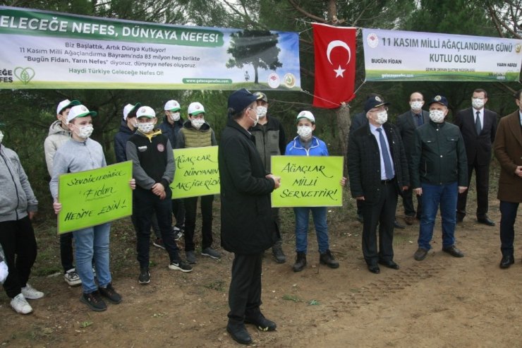 Geleceğe nefes için binlerce fidan toprakla buluştu