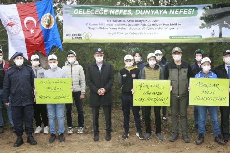 Geleceğe nefes için binlerce fidan toprakla buluştu