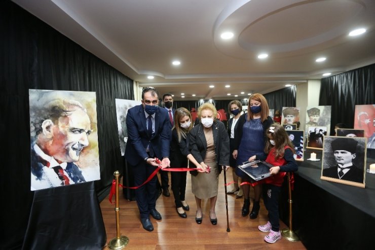 GKV’de anılarla Atatürk fotoğrafları sergisi açıldı