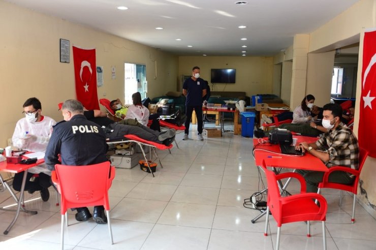 Hatay Emniyetinden Kızılay’a kan bağışı desteği