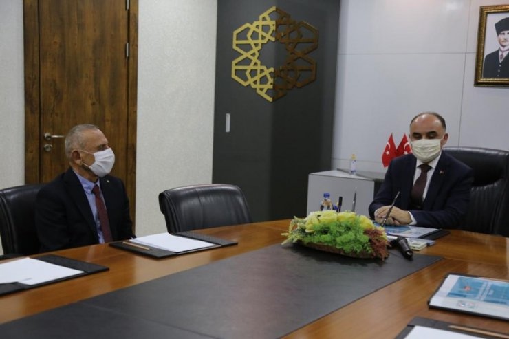 Vali Günaydın hayırsever kantarcı ailesi ile protokol imzaladı