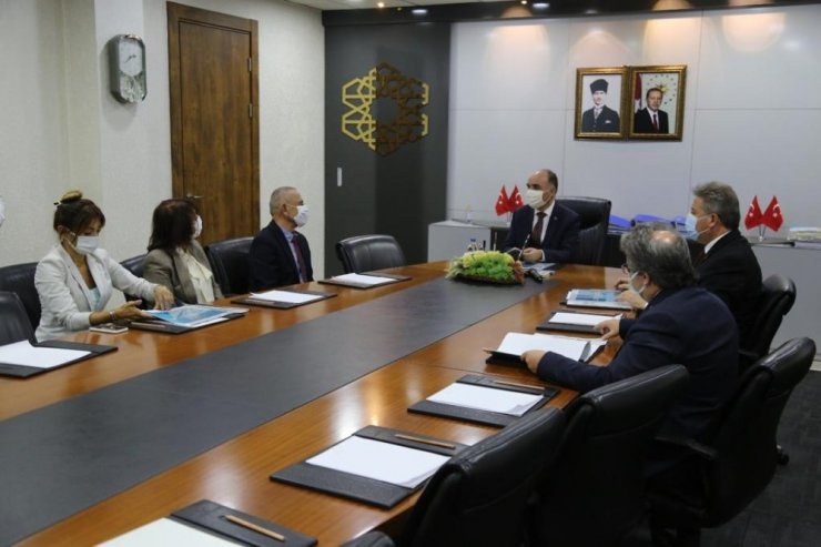 Vali Günaydın hayırsever kantarcı ailesi ile protokol imzaladı