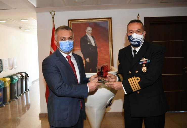 İçişleri Bakan Yardımcısı Erdil ve Vali Yazıcı Sahil Güvenlik Komutanlığı’nda incelemede bulundu