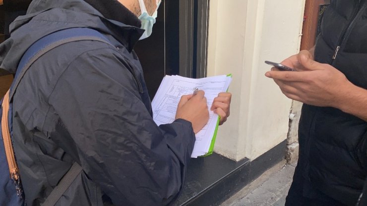 Taksim’de “sigara yasağı” denetimde ilginç anlar: “İçmiyordum kokusunu alıyordum”