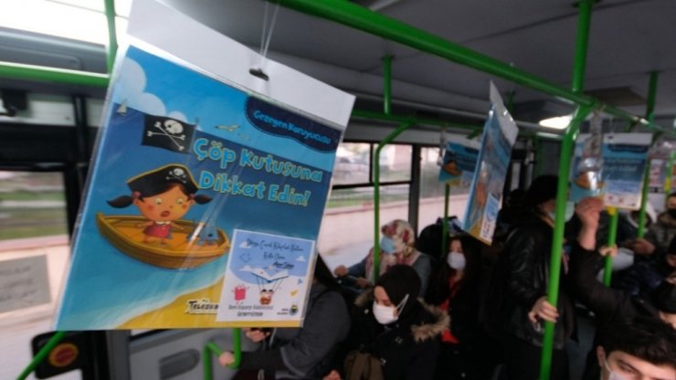 İnegöl Belediyesi otobüsleri kitaplarla donattı