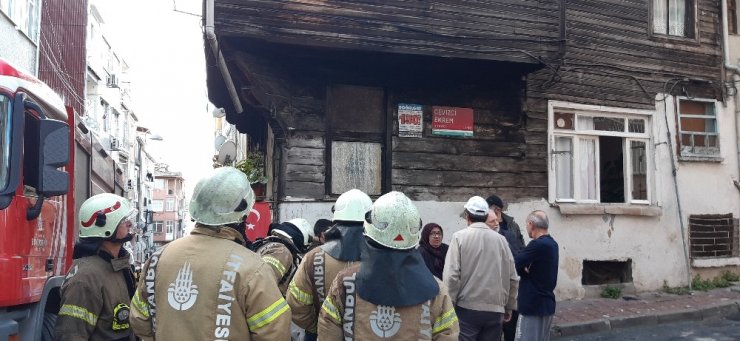 Kilitlendiği evde yangın çıkaran Filistinli itfaiye ekiplerince kurtarıldı