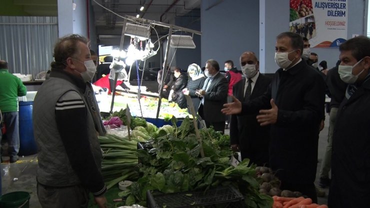 Vali Yerlikaya Esenler’de pazar denetimi yaptı