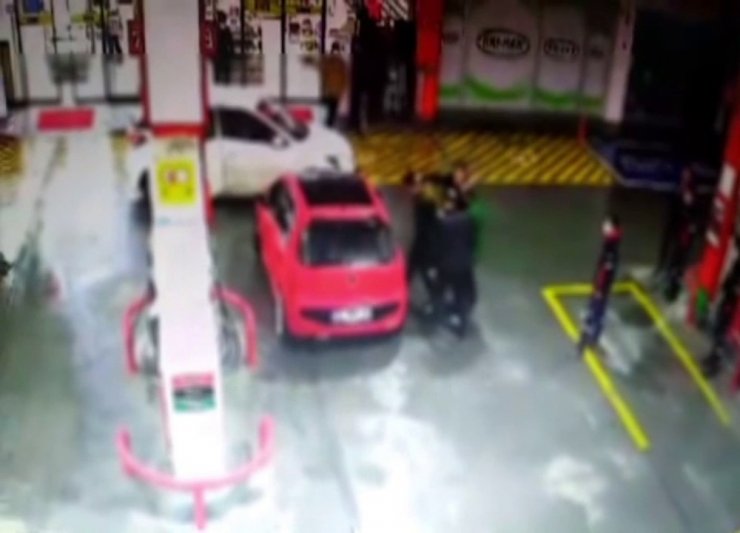 İstanbul’da dolandırıcıların yakalandığı nefes kesen anlar kamerada