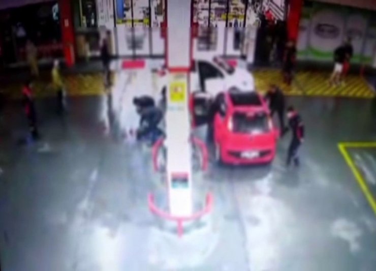 İstanbul’da dolandırıcıların yakalandığı nefes kesen anlar kamerada