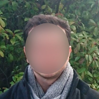 Karısının kıyafetlerini giydiği görüntüleri ortaya çıkan koca eşinden şikayetçi oldu